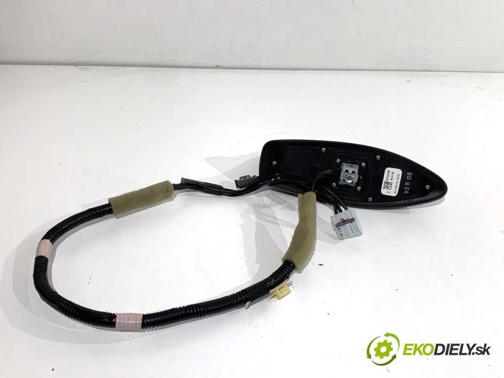HONDA CR-V V SUV 2020 107 kW 2.0 e-CVT Hybrid AWD (RT6) 1993 ANTENA 39150-TLA-Q012-M1