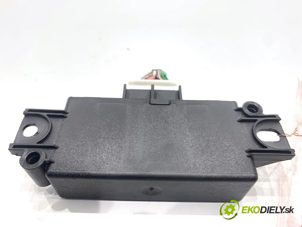 RENAULT CLIO V liftback 2022 69 kW 1.6 E-TECH 145 (B7MU) 1598 Modul PDC 284L04495R (Riadiaca jednotka ostatné)