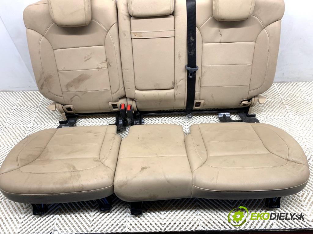 MERCEDES-BENZ GLE SUV 2018 190 kW 350 d 4-matic (166.024) 2987 Sedadlo druhý rad