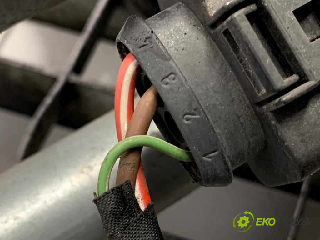 SEAT ALHAMBRA II nadwozie wielkoprzestrzenne (MPV) 2014 103 kW 2.0 TDI 1968 Mechanizmus stieračov predný 7N1955023A (Motorček stieračov predný)