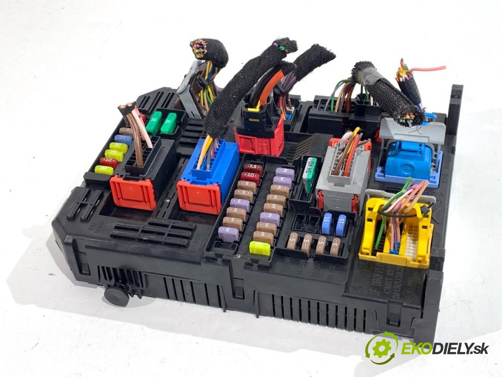 TOYOTA PROACE Nadwozie pełne/minivan 2021 75 kW 1.5 D-4D 100 (BPZMD) 1499 modul BSI 9832880380 (Pojistková skříňka)