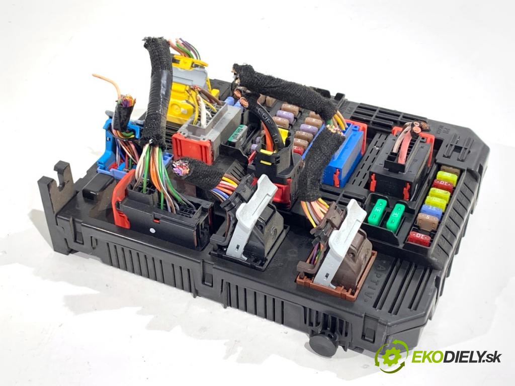 TOYOTA PROACE Nadwozie pełne/minivan 2021 75 kW 1.5 D-4D 100 (BPZMD) 1499 modul BSI 9832880380 (Pojistková skříňka)