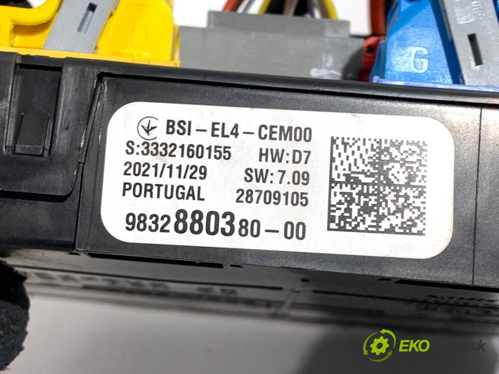 TOYOTA PROACE Nadwozie pełne/minivan 2021 75 kW 1.5 D-4D 100 (BPZMD) 1499 modul BSI 9832880380 (Pojistková skříňka)