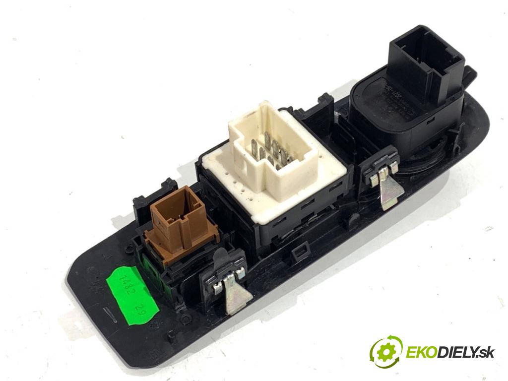 TOYOTA PROACE Nadwozie pełne/minivan 2021 75 kW 1.5 D-4D 100 (BPZMD) 1499 Prepínač okien 98208816ZD (Prepínacie páčky pod volantom)