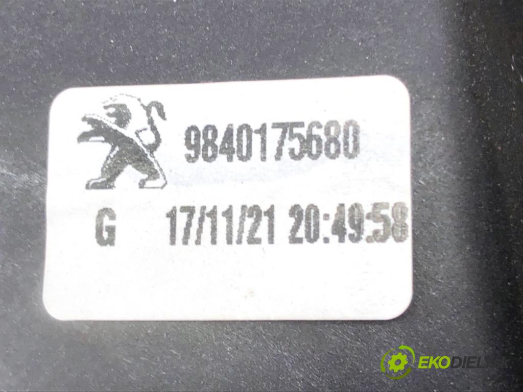 TOYOTA PROACE Nadwozie pełne/minivan 2021 75 kW 1.5 D-4D 100 (BPZMD) 1499 mechanismus okna levý přední část 9840175680