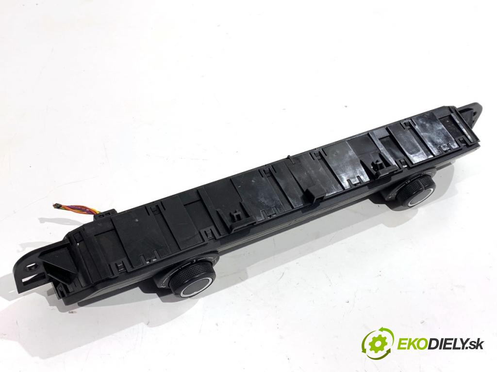 TOYOTA PROACE Nadwozie pełne/minivan 2021 75 kW 1.5 D-4D 100 (BPZMD) 1499 Panel ovládania kúrenia 98340416ZD (Prepínacie páčky pod volantom)