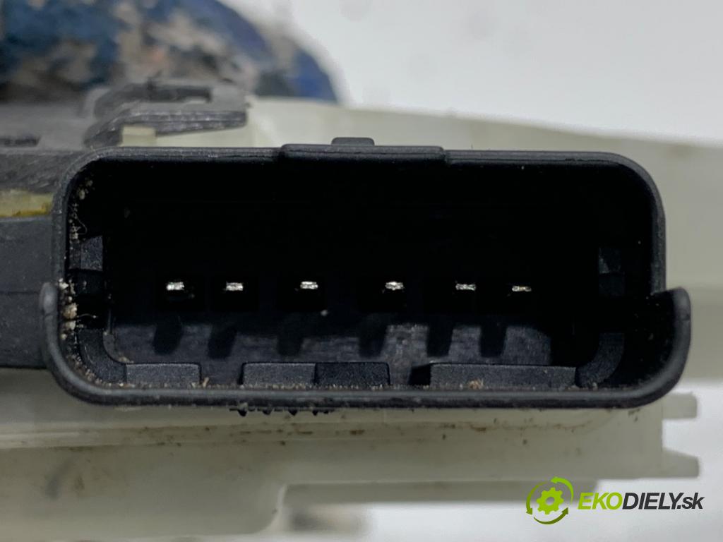 TOYOTA PROACE Nadwozie pełne/minivan 2021 75 kW 1.5 D-4D 100 (BPZMD) 1499 zámok dveře zadní část levý 163441