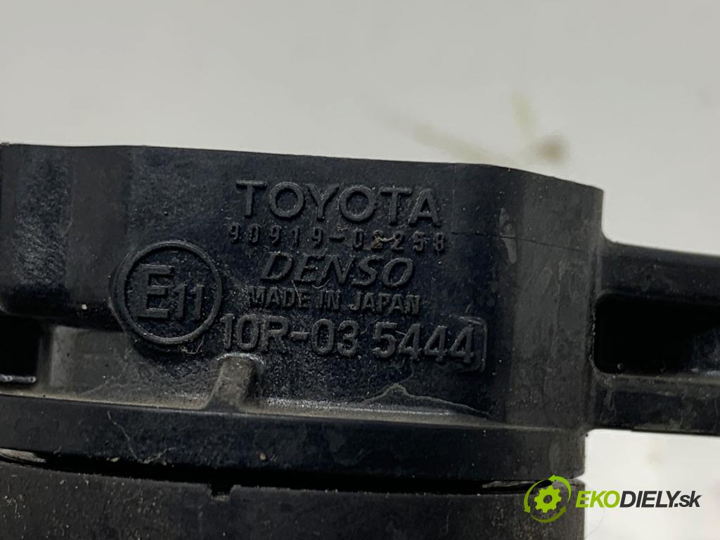 TOYOTA AVENSIS T27 sedan 2012 108 kW 1.8 (ZRT271_) 1798 Cievka zapaľovacia 10R035444 (Zapaľovacia cievka)