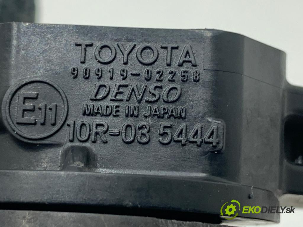 TOYOTA AVENSIS T27 sedan 2012 108 kW 1.8 (ZRT271_) 1798 Cievka zapaľovacia 10R035444 (Zapaľovacia cievka)