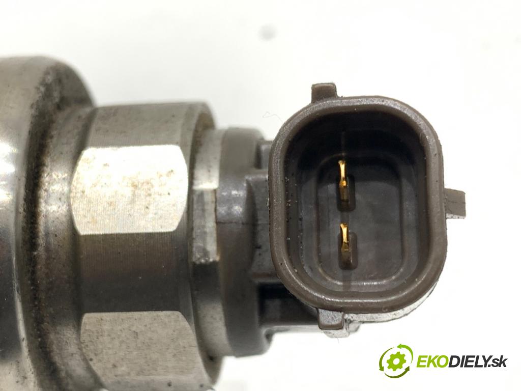 OPEL MOKKA SUV 2014 96 kW 1.7 CDTI (_76) 1686 vstrekovač 55567729 (Vstrekovač paliva)