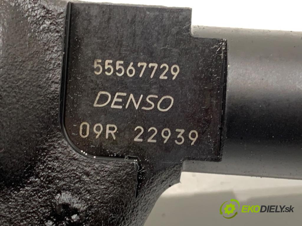 OPEL MOKKA SUV 2014 96 kW 1.7 CDTI (_76) 1686 vstrekovač 55567729 (Vstrekovač paliva)