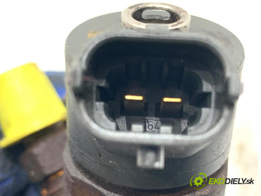 OPEL ANTARA A SUV 2007 110 kW 2.0 CDTI 4x4 1991 vstrekovač 96440397 (Vstrekovač paliva)