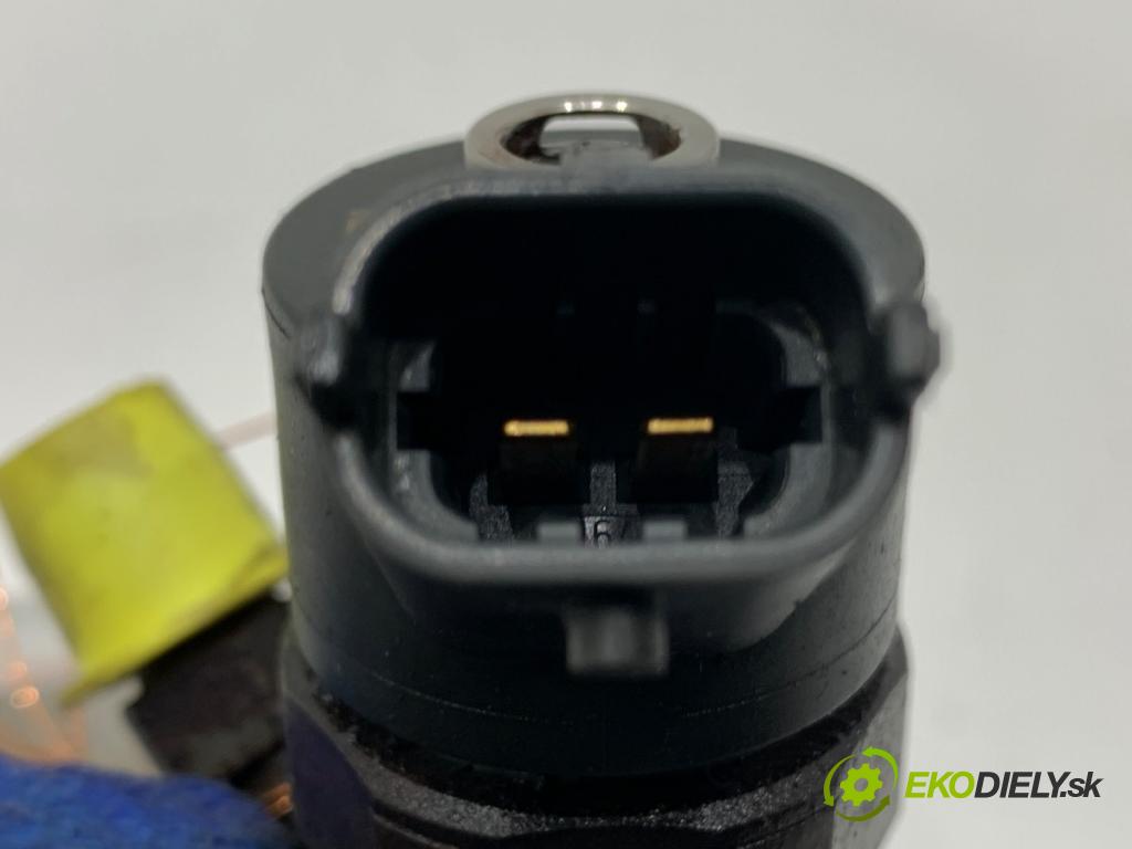 OPEL ANTARA A SUV 2007 110 kW 2.0 CDTI 4x4 1991 vstrekovač 96440397 (Vstrekovač paliva)