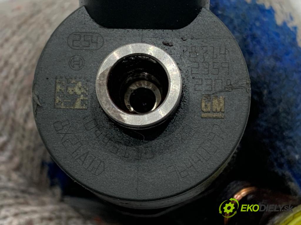 OPEL ANTARA A SUV 2007 110 kW 2.0 CDTI 4x4 1991 vstrekovač 96440397 (Vstrekovač paliva)