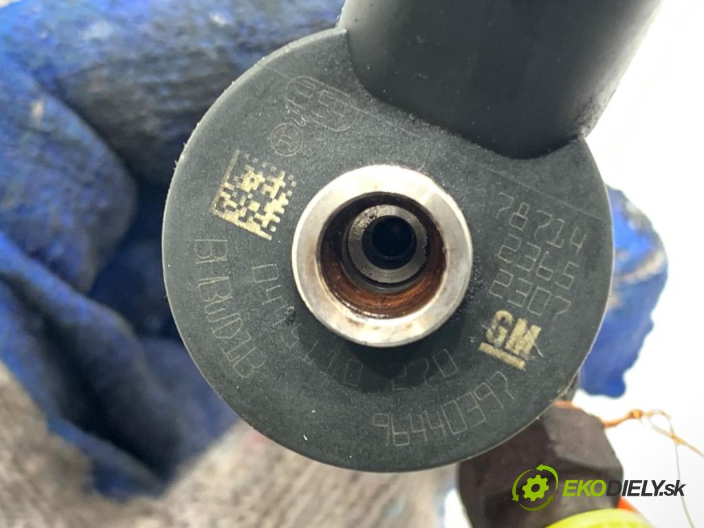 OPEL ANTARA A SUV 2007 110 kW 2.0 CDTI 4x4 1991 vstrekovač 96440397 (Vstrekovač paliva)