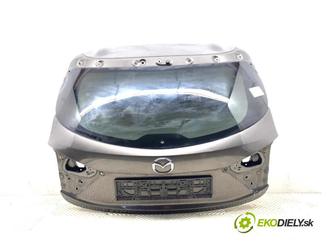 MAZDA 3 BM liftback 2016 88 kW 2.0 1998 kapota zad 