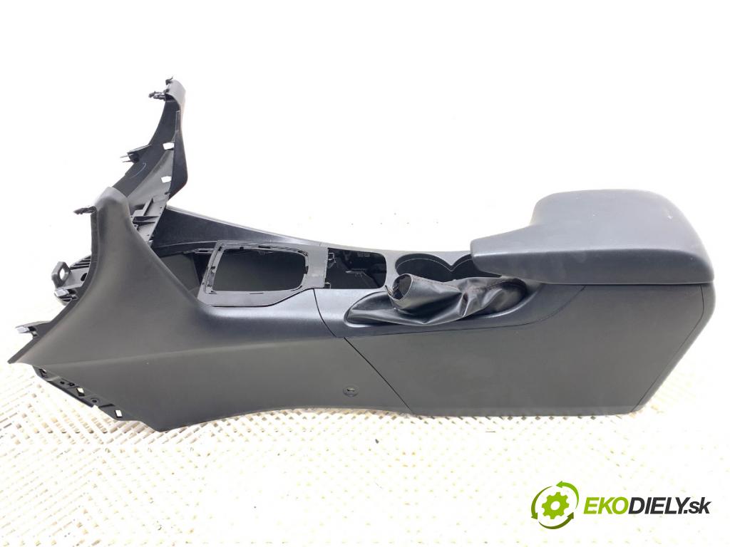 MAZDA 3 BM liftback 2016 88 kW 2.0 1998 Tunel středový OPĚRADLO: BJS7-64321