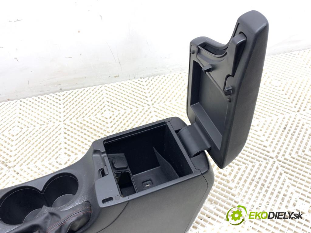MAZDA 3 BM liftback 2016 88 kW 2.0 1998 Tunel středový OPĚRADLO: BJS7-64321