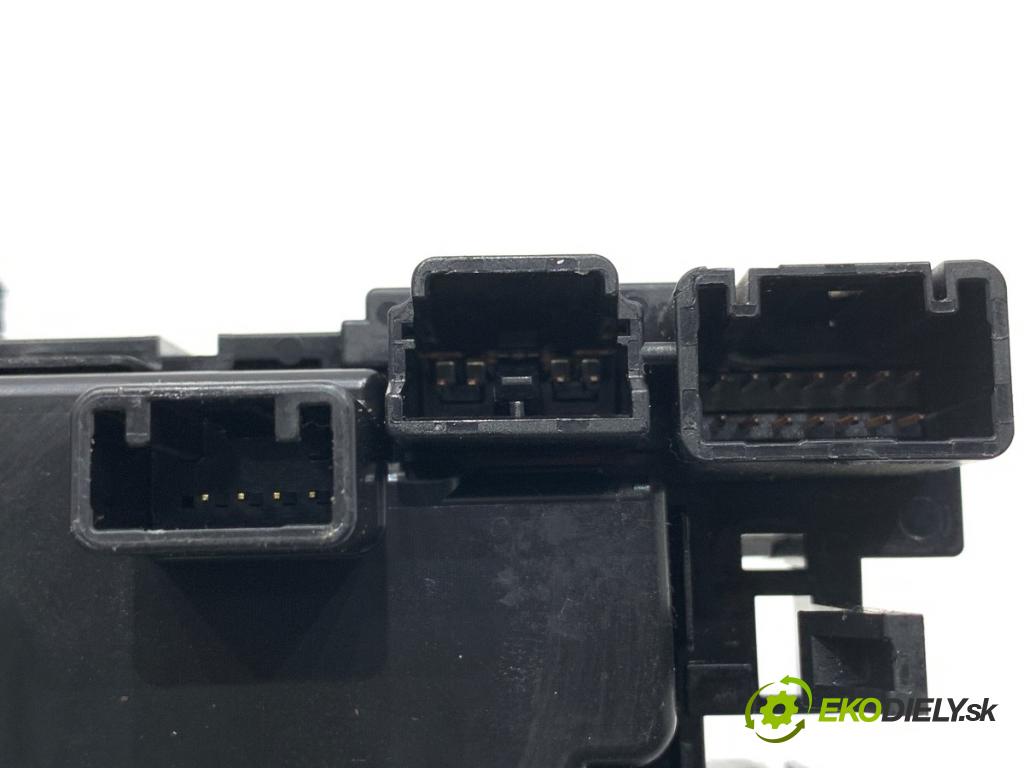 MAZDA 3 BM liftback 2016 88 kW 2.0 1998 Krúžok, slimák airbag KD4966CS0A (Airbag)