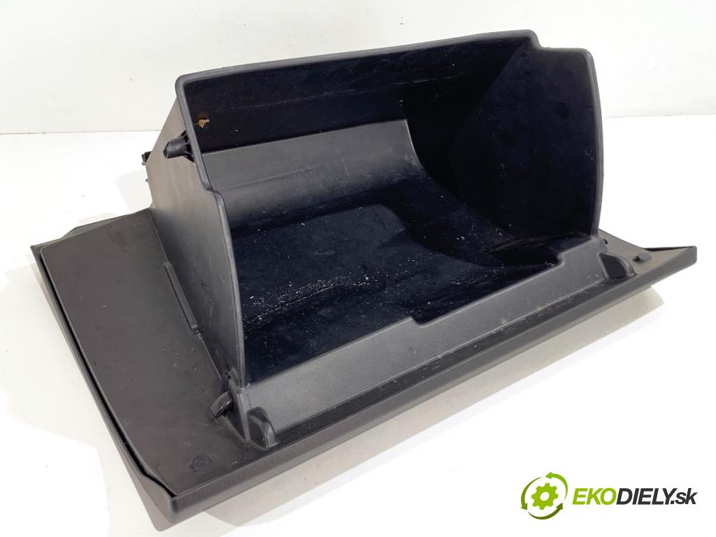 MAZDA 3 BM liftback 2016 88 kW 2.0 1998 Priehradka, kastlík spolujazdca BJS7-64131 (Priehradka (kastlík))