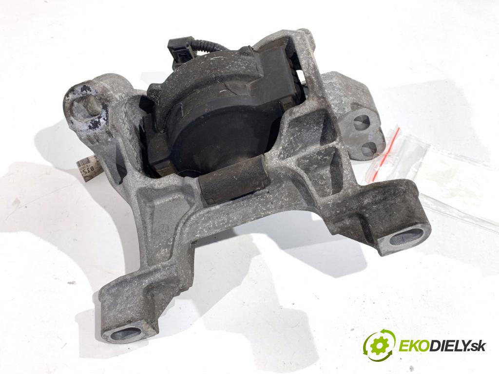 MAZDA 3 BM liftback 2016 88 kW 2.0 1998 AirBag motora pravý