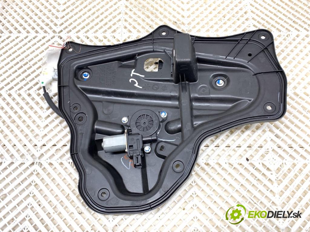 MAZDA 3 BM liftback 2016 88 kW 2.0 1998 mechanismus okna pravý zadní část BJS77297X
