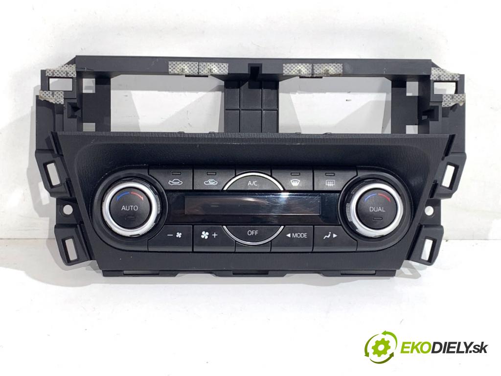 MAZDA 3 BM liftback 2016 88 kW 2.0 1998 Panel ovládania kúrenia BHT161190E (Prepínacie páčky pod volantom)