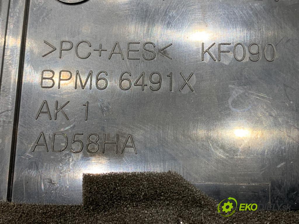 MAZDA 3 BM liftback 2016 88 kW 2.0 1998 Mriežky kúrenia predný BPM66491X