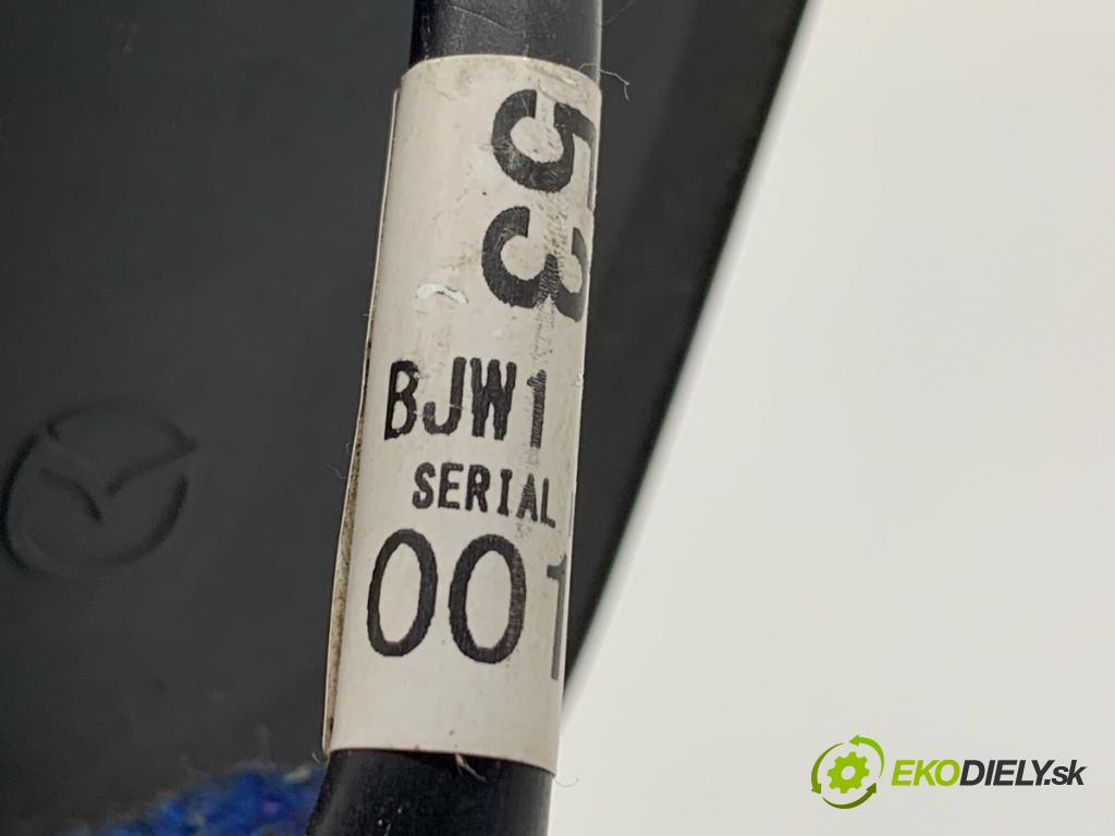 MAZDA 3 BM liftback 2016 88 kW 2.0 1998 ANTENA střešní REKIN BJWI66930A