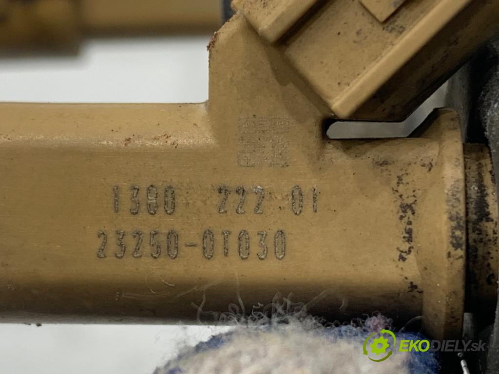 TOYOTA AVENSIS T27 sedan 2012 108 kW 1.8 (ZRT271_) 1798 vstřikovací ventily 23250-0T030