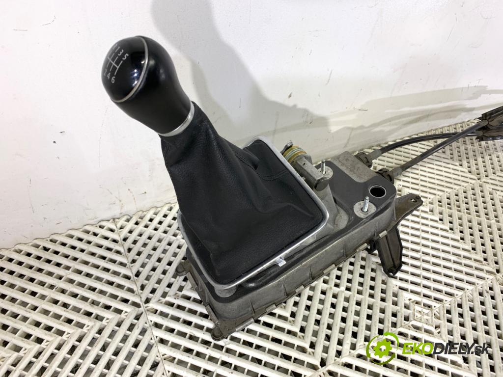 SEAT ALHAMBRA II nadwozie wielkoprzestrzenne (MPV) 2014 103 kW 2.0 TDI 1968 Kulisa 7N0711049B (Rýchlostná páka (kulisa))