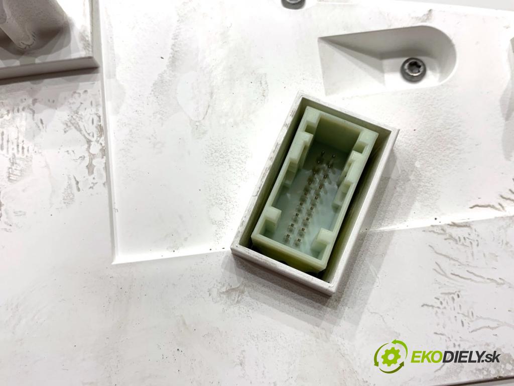 TOYOTA PROACE nadwozie wielkoprzestrzenne (MPV) 2024 96 kW 1.5 D-4D 130 (BKYMA) 1499 Prístrojovka 9849348280 (Prístrojová doska)