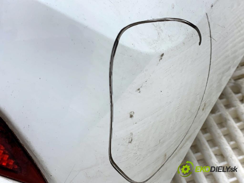 VW POLO V liftback 2017 66 kW 1.2 TSI 16V 1197 Nárazník zad  (Kľučka dverí ostatné)