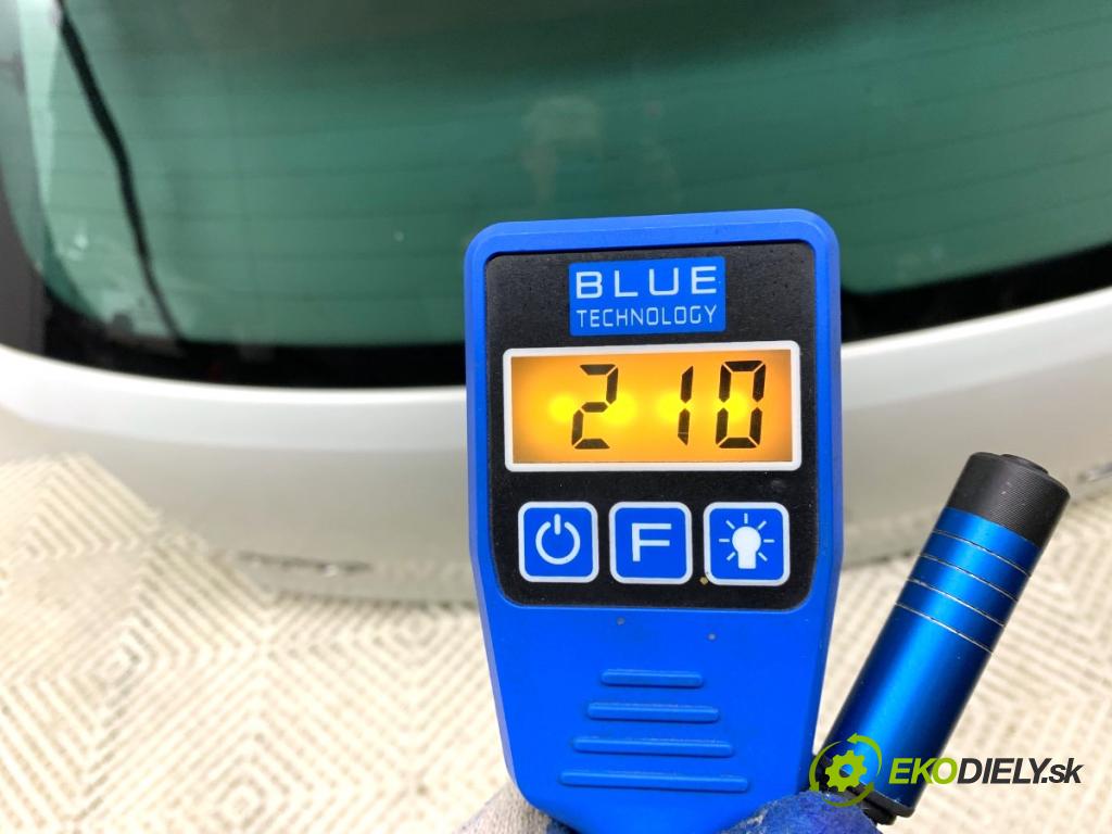 VW POLO V liftback 2017 66 kW 1.2 TSI 16V 1197 kapota zad LC9A