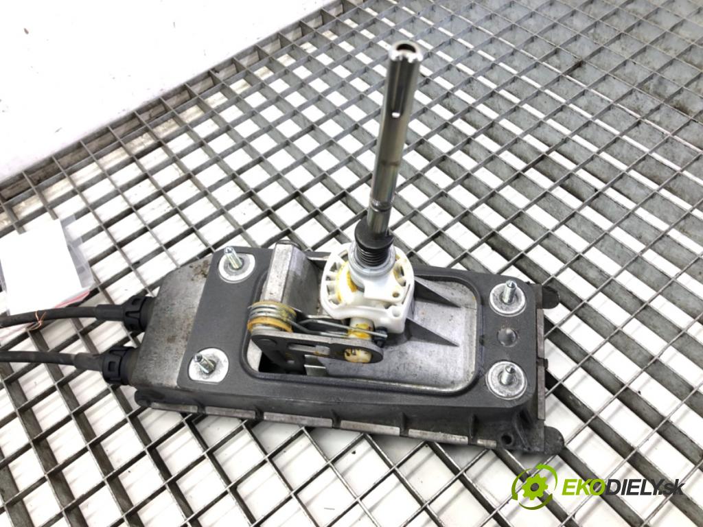 VW POLO V liftback 2017 66 kW 1.2 TSI 16V 1197 Kulisa 6C0711049F (Rýchlostná páka (kulisa))