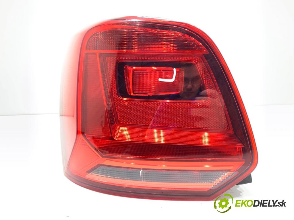 VW POLO V liftback 2017 66 kW 1.2 TSI 16V 1197 světlo levý zadní část 6C0945095K