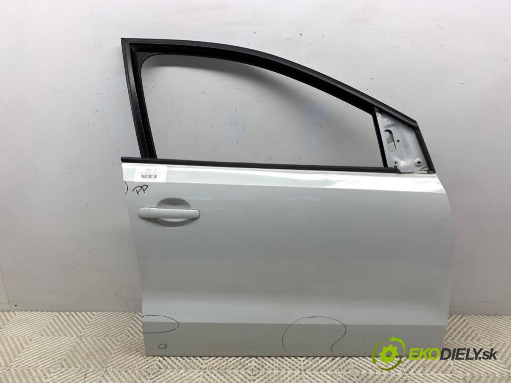 VW POLO V liftback 2017 66 kW 1.2 TSI 16V 1197 Dvere pravy predný LC9A