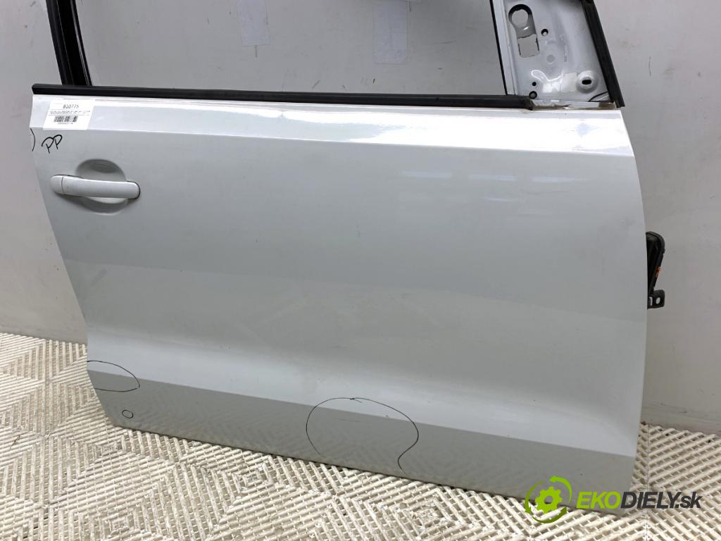 VW POLO V liftback 2017 66 kW 1.2 TSI 16V 1197 Dvere pravy predný LC9A