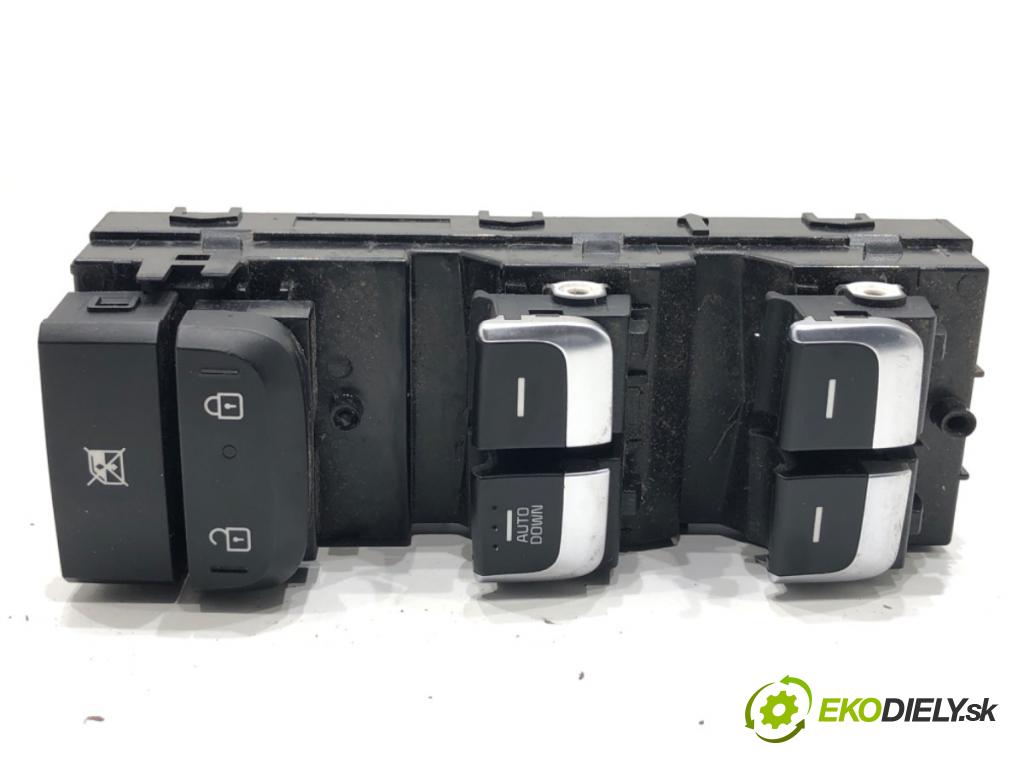 KIA SPORTAGE IV SUV 2020 97 kW 1.6 GDI 1591 Prepínač okien 93570F1200 (Prepínacie páčky pod volantom)