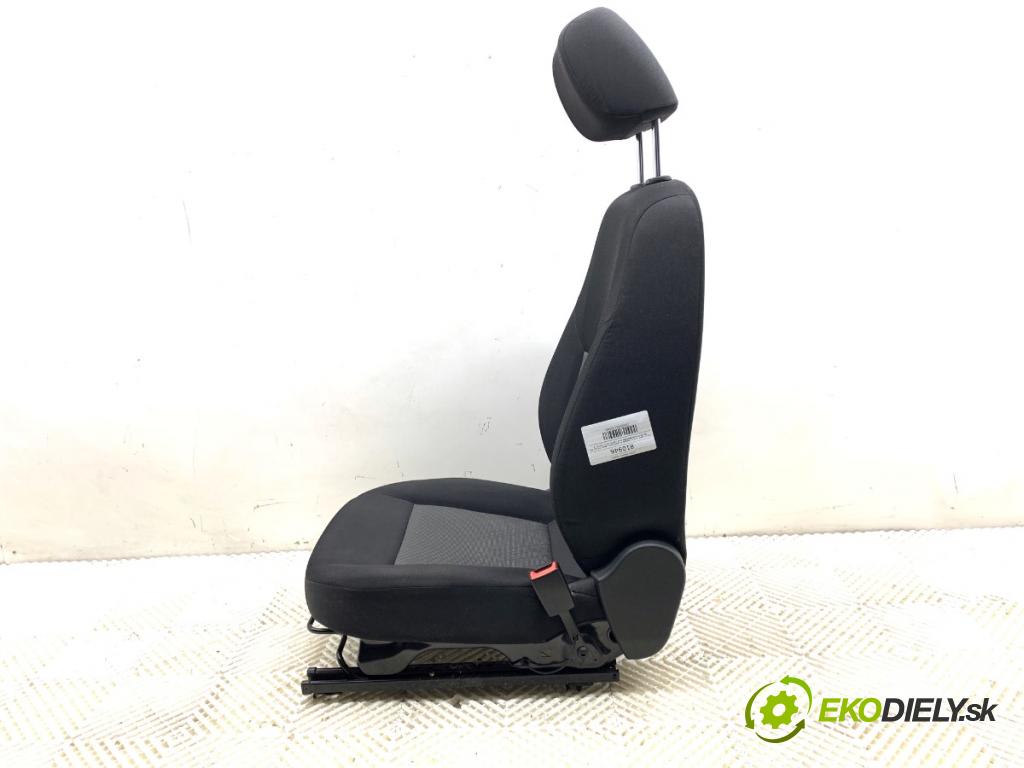SEAT TOLEDO IV liftback 2016 66 kW 1.2 TSI 1197 Sedadlo pravy predný