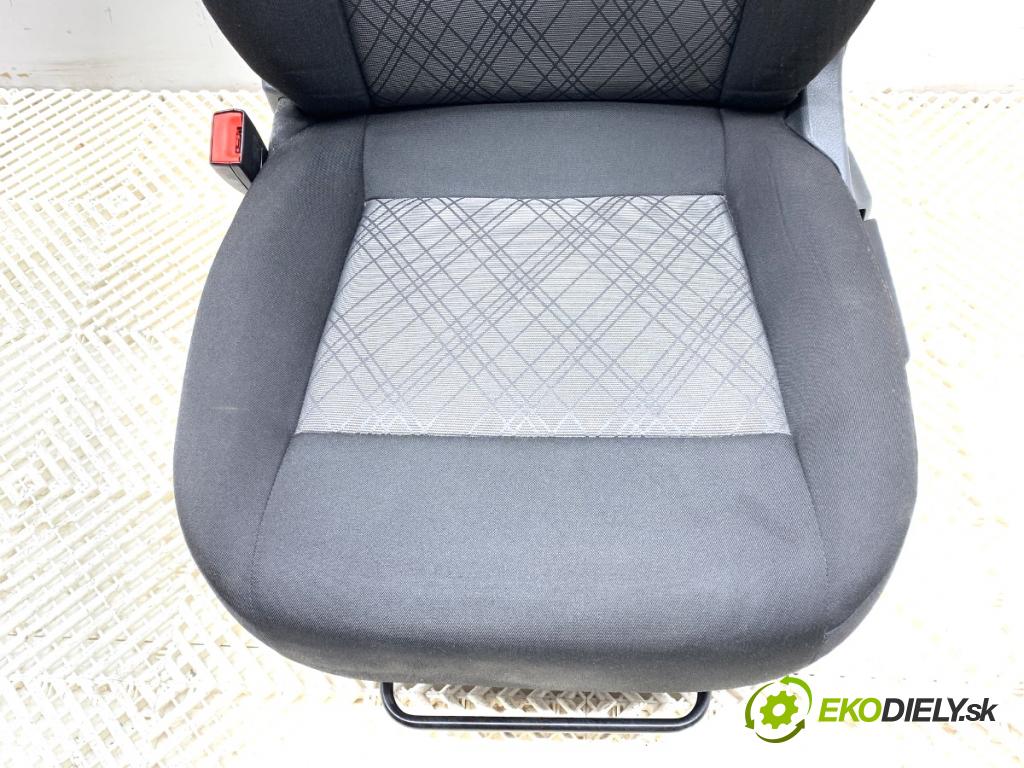 SEAT TOLEDO IV liftback 2016 66 kW 1.2 TSI 1197 Sedadlo ľavy predný