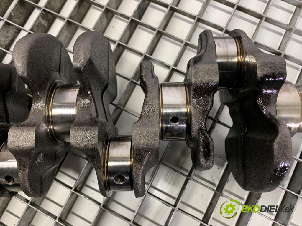 TOYOTA PROACE Nadwozie pełne/minivan 2021 75 kW 1.5 D-4D 100 (BPZMD) 1499 Kardaň, hriadeľ KLIKA: DV5R (Blok motora ostatné)