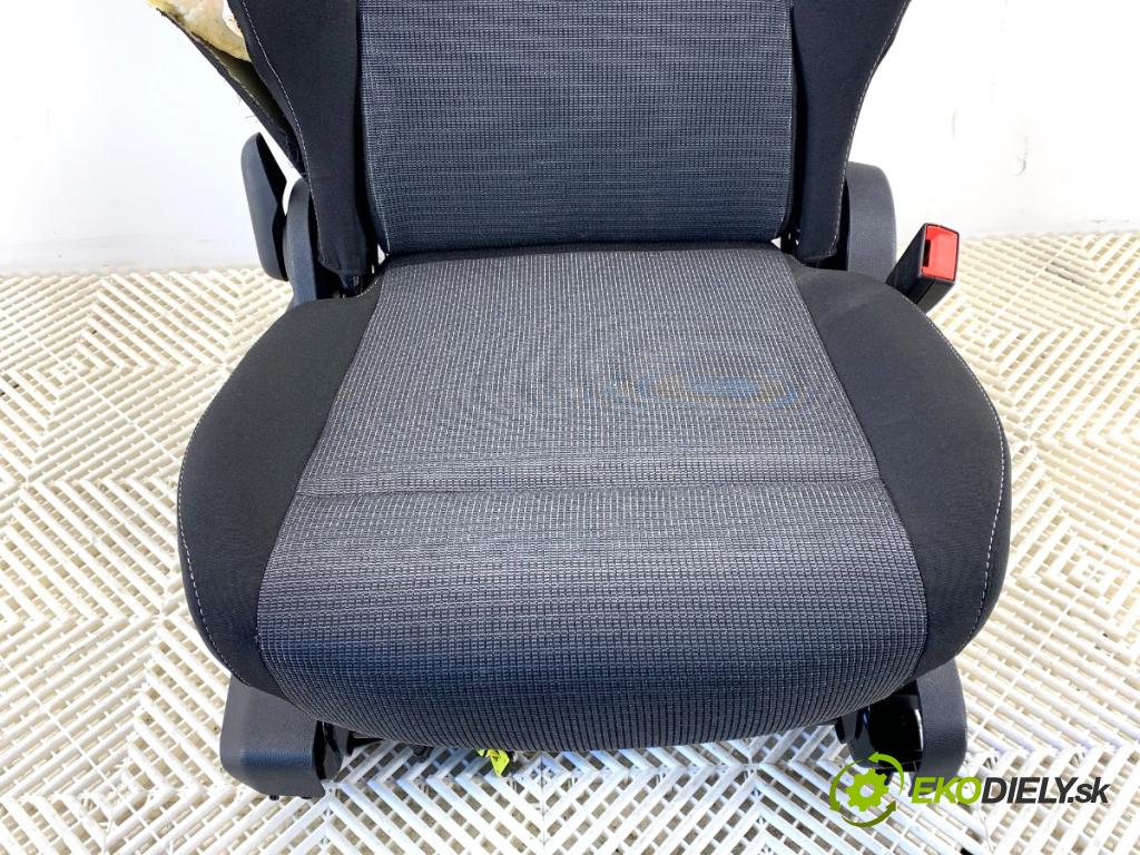 TOYOTA PROACE nadwozie wielkoprzestrzenne (MPV) 2024 96 kW 1.5 D-4D 130 (BKYMA) 1499 Sedadlo pravy predný
