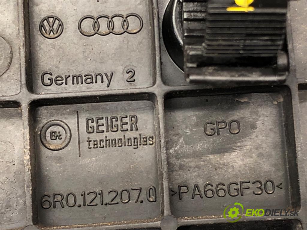 SEAT TOLEDO IV liftback 2016 66 kW 1.2 TSI 1197 Ventilátor chladiča 6R0959455E (Ventilátor)