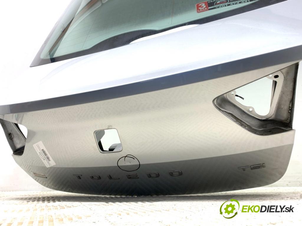SEAT TOLEDO IV liftback 2016 66 kW 1.2 TSI 1197 kapota zad