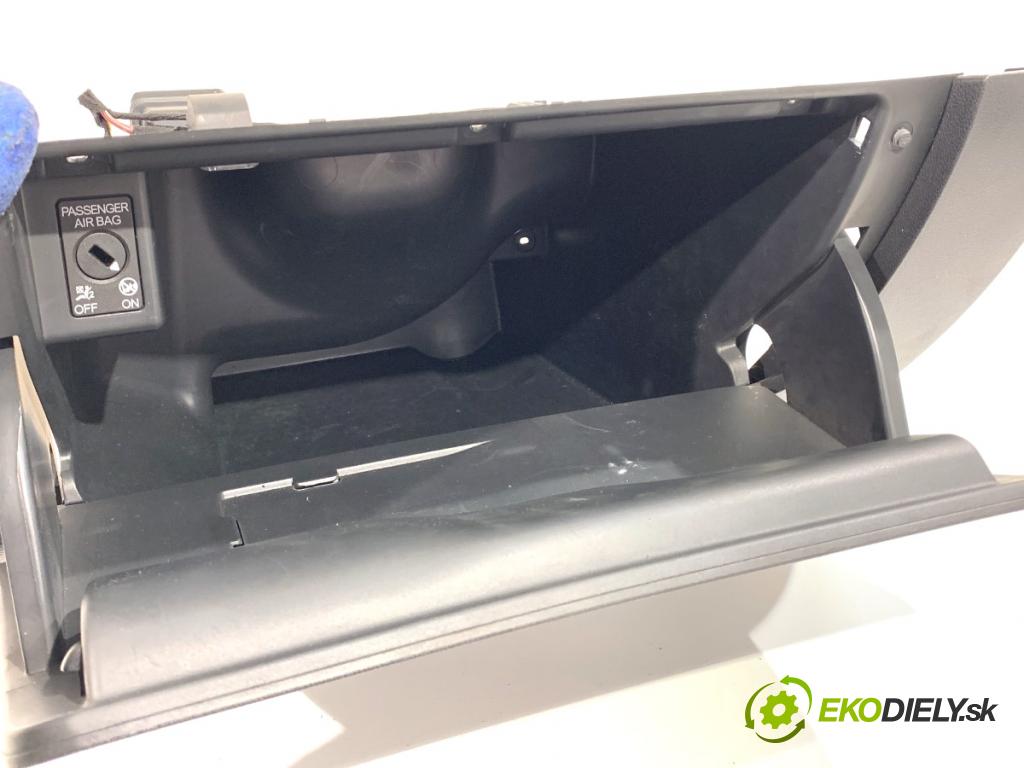 SEAT TOLEDO IV liftback 2016 66 kW 1.2 TSI 1197 Priehradka, kastlík spolujazdca 5JB857097E (Priehradka (kastlík))