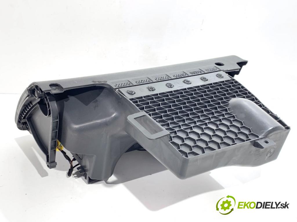 SEAT TOLEDO IV liftback 2016 66 kW 1.2 TSI 1197 Priehradka, kastlík spolujazdca 5JB857097E (Priehradka (kastlík))