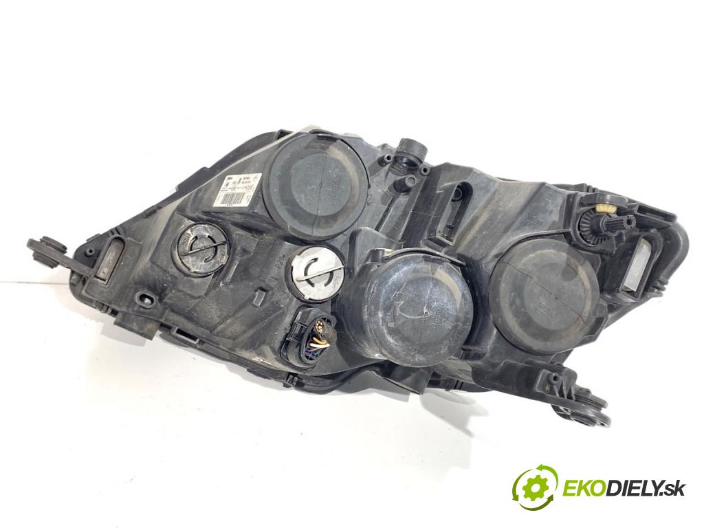 SEAT TOLEDO IV liftback 2016 66 kW 1.2 TSI 1197 Svetlomet pravy predný 6JB941016