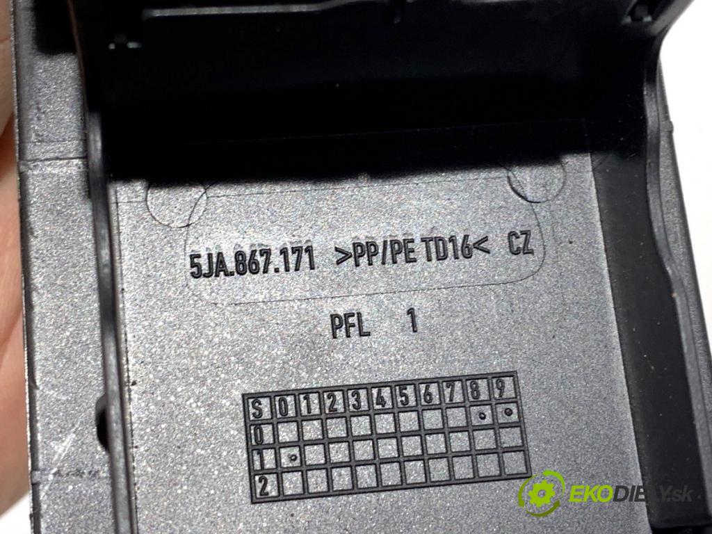 SEAT TOLEDO IV liftback 2016 66 kW 1.2 TSI 1197 Prepínač okien 5JA867171 (Prepínacie páčky pod volantom)
