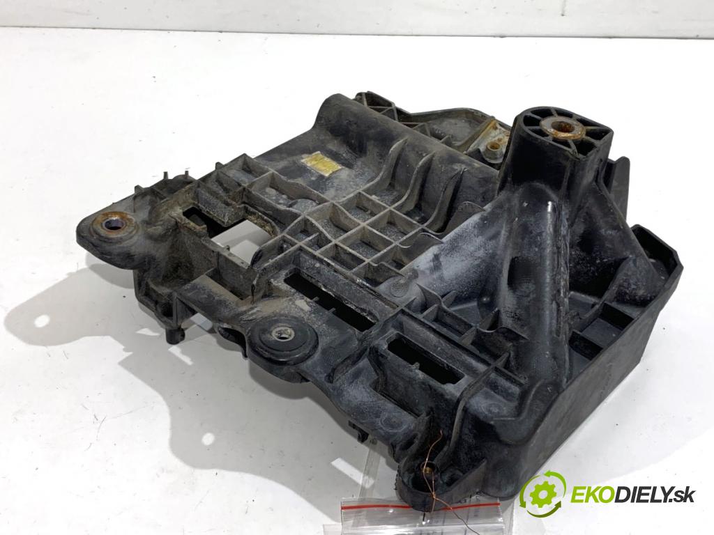 SEAT TOLEDO IV liftback 2016 66 kW 1.2 TSI 1197 Obal akumulátora 6C0915331D